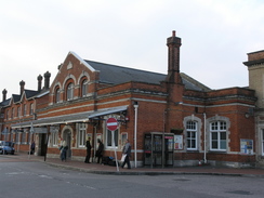 P2007A089492	Salisbury station.