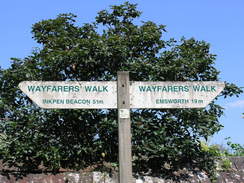 P20085074670	A Wayfarer's Walk sign at Droxford church.