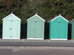 P2010B290945	Beach huts in Bounrnemouth.