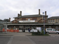P20113283697	Ipswich railway station.