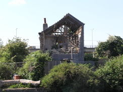 P20115025550	A ruined building at Bull's Bridge.