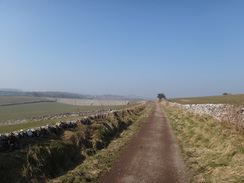 P2013DSC05246	Heading northwest towards Minninglow.