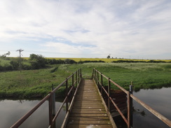 P2018DSC00625	The footbridge over the Nene below Achurch.