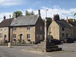 P2018DSC00711	Brigstock market cross.