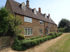 P2018DSC02304	Houses in Upper Wardington.