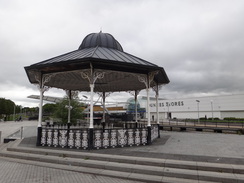 P2018DSC04159	A bandstand at the Clydebank shopping centre.