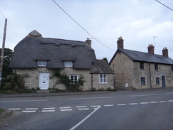 P2018DSC04874	Houses in Tackley.