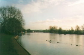F23	The Thames at Bourne End